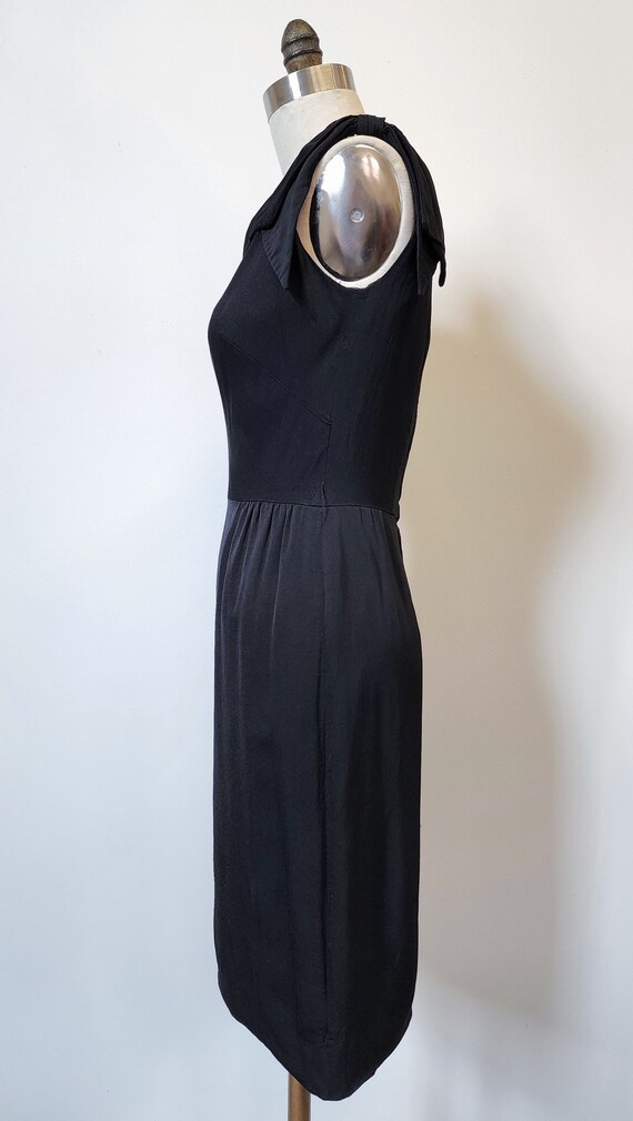 SHS-30 5023/T BLACK BOW COLLAR DRESS