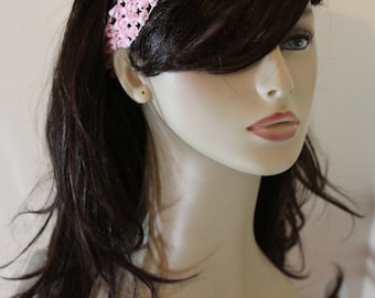 Kleinen hell-lila Blüten auf 1.5" breit Rosa Gehäkelte Headband - handgemachte Haar Blume