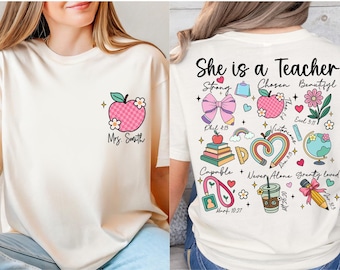 Elle est un t-shirt d'enseignant, chemise de professeur de religion, cadeau pour professeur, chemise de professeur inspirante, chemise d'appréciation de l'enseignant, t-shirt chrétien
