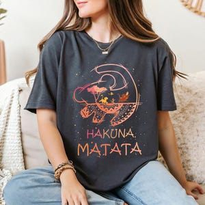 The Lion King Hakuna Matata T-shirt, Disney Simba Shirt, Animal Kingdom Shirt, The Lion King Shirt, WDW Family Trip Sweatshirt
