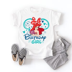 a little girl's birthday shirt with a minnie mouse on it