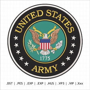 Può includere: Una toppa circolare in bianco e nero con le parole "United States Army" e "1775" in testo bianco. La toppa presenta uno sfondo verde con un'aquila dorata e uno scudo con strisce rosse e bianche.