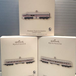 Hallmark Keepsake Lionel Freedom Train Locomotive with Observation Car and Train Sleeper