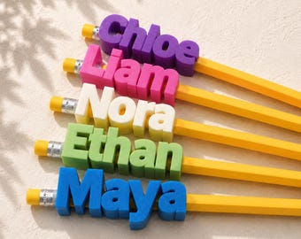 Accesorios personalizados para lápices, adorno para lápiz con nombre personalizado, regalo impreso en 3D para estudiantes, material escolar para profesores, regalo para niños
