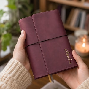 Journalfodral med namn, personlig A5-anteckningsbok i läder, anpassat journalomslag, graverad resejournal, present till henne