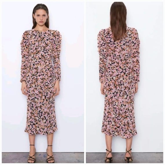 knit dress with ruched waist zara grupo inditex rn 77302 Blogger Favorite Floral Puff Sleeve Draped Round Neck Midi M out detail at the