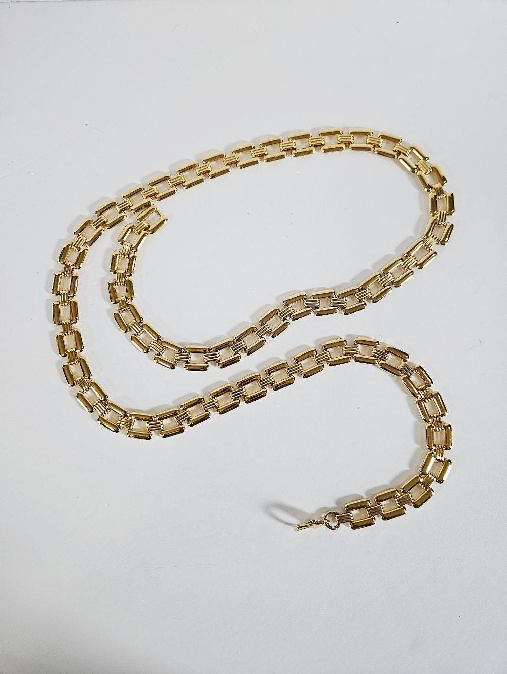 Vintage 1980\'s Bright Gold Tone Square Box Linked Chain Chunky Statement Belt OS Vintage 1980s Gold Tone Chain Link Belt Statement Piece AS  main image 3