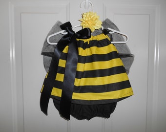 BUMBLE BEE Costume size 0-3 months through size 3 includes wings and flower attached to alligator option to add headband