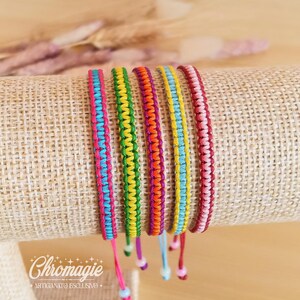 Tweekleurige macramé armband - Gepersonaliseerde verstelbare minimalistische armband - Tweekleurige dubbelzijdige armband - Unisex cadeau-idee