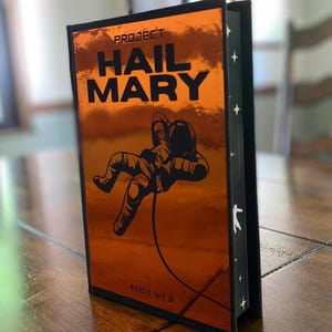 Project Hail Mary – Sprayed Edges Hardcover by Andy Weir – Custom Sci-Fi Collector’s Edition – Gift for Science Fiction Fans