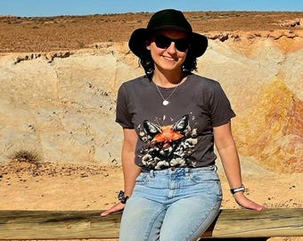 Rustic Orange Fox T-shirt: Casual Animal Lover Top