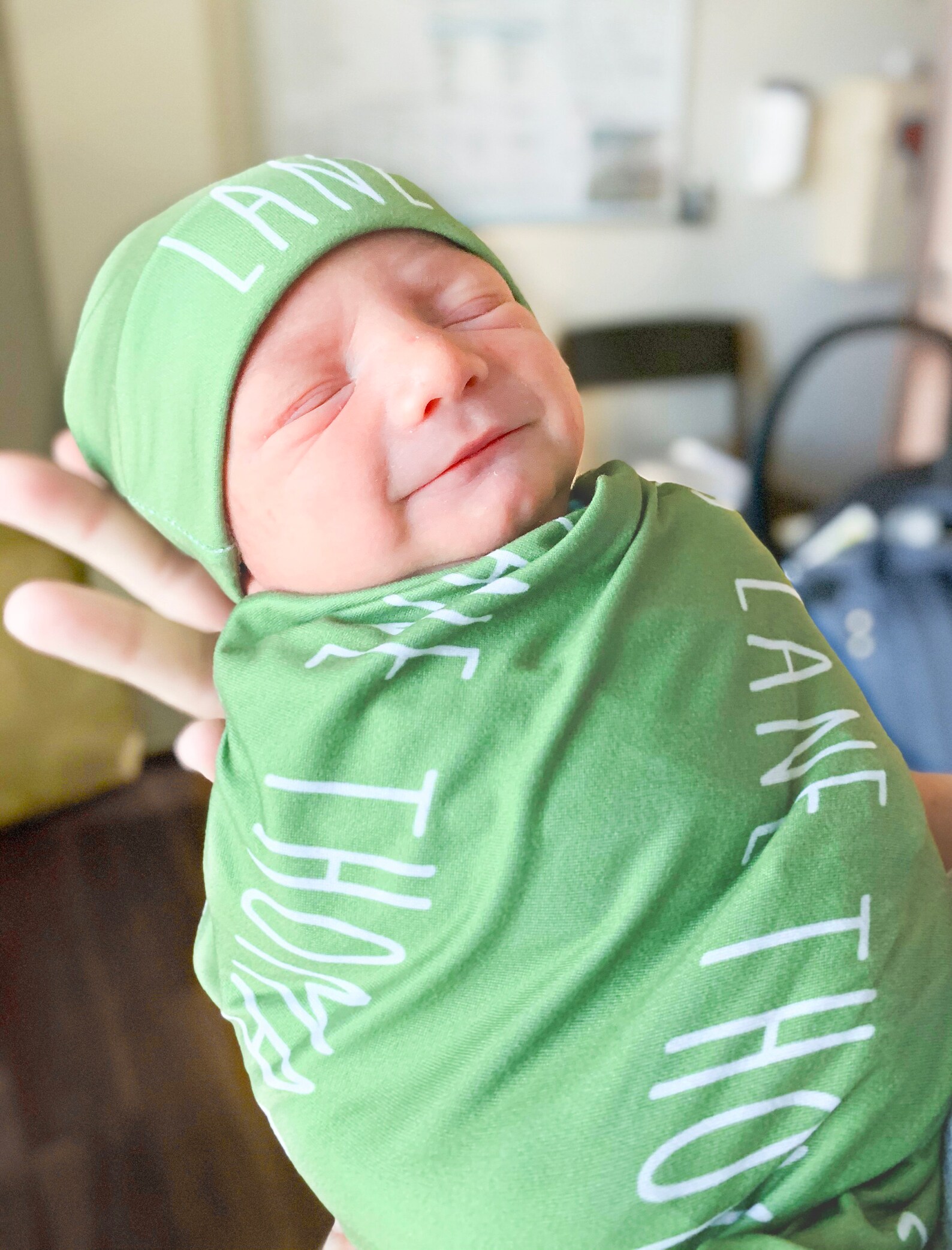 Personalized Baby Swaddle Blanket Set / Newborn Beanie Knotted Etsy