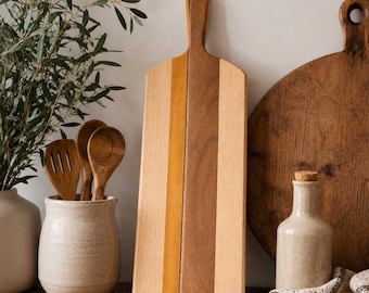 Tabla de servir hecha a mano de arce, cerezo y nogal / Decoración rústica de cocina de Kentucky