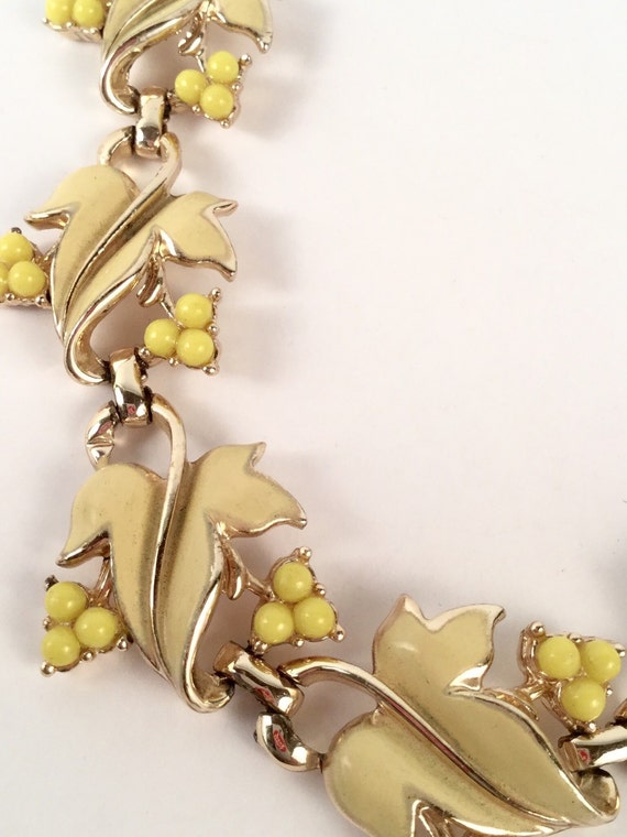 Yellow enamel leaf choker necklace - image 4