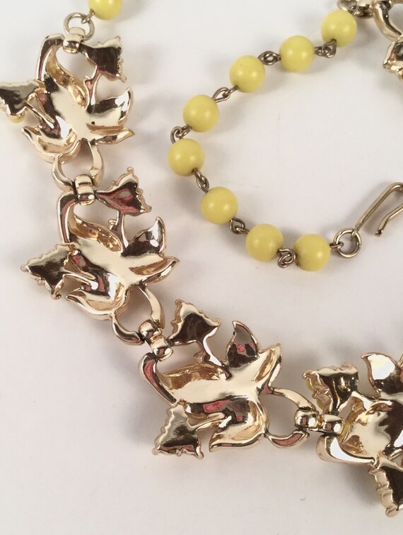 Yellow enamel leaf choker necklace - image 5