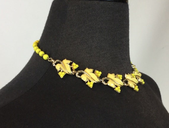Yellow enamel leaf choker necklace - image 2