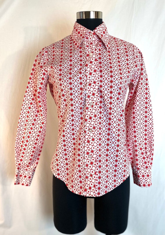 1970s red and white poly-cotton blend long sleeved