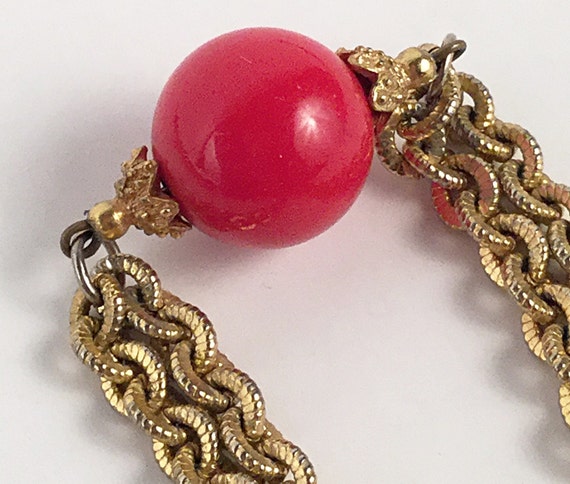 Red bead and textured goldtone chain necklace - image 3