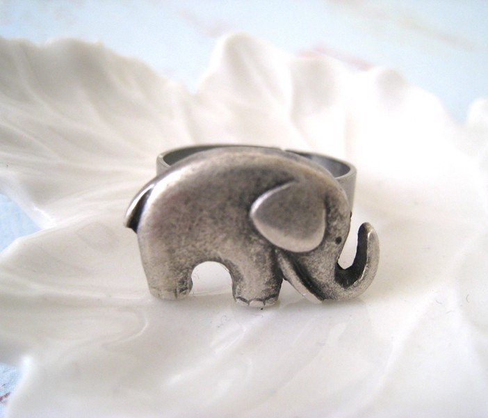 Elephant ring. antique silver elephant ring. adjustable ring. friends…