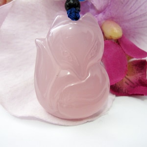 Rosa Lavendel Chalcedon Fuchs 狐 狸 (Japanisch: kitsune) Anhänger Blau Achat Amulett Halskette