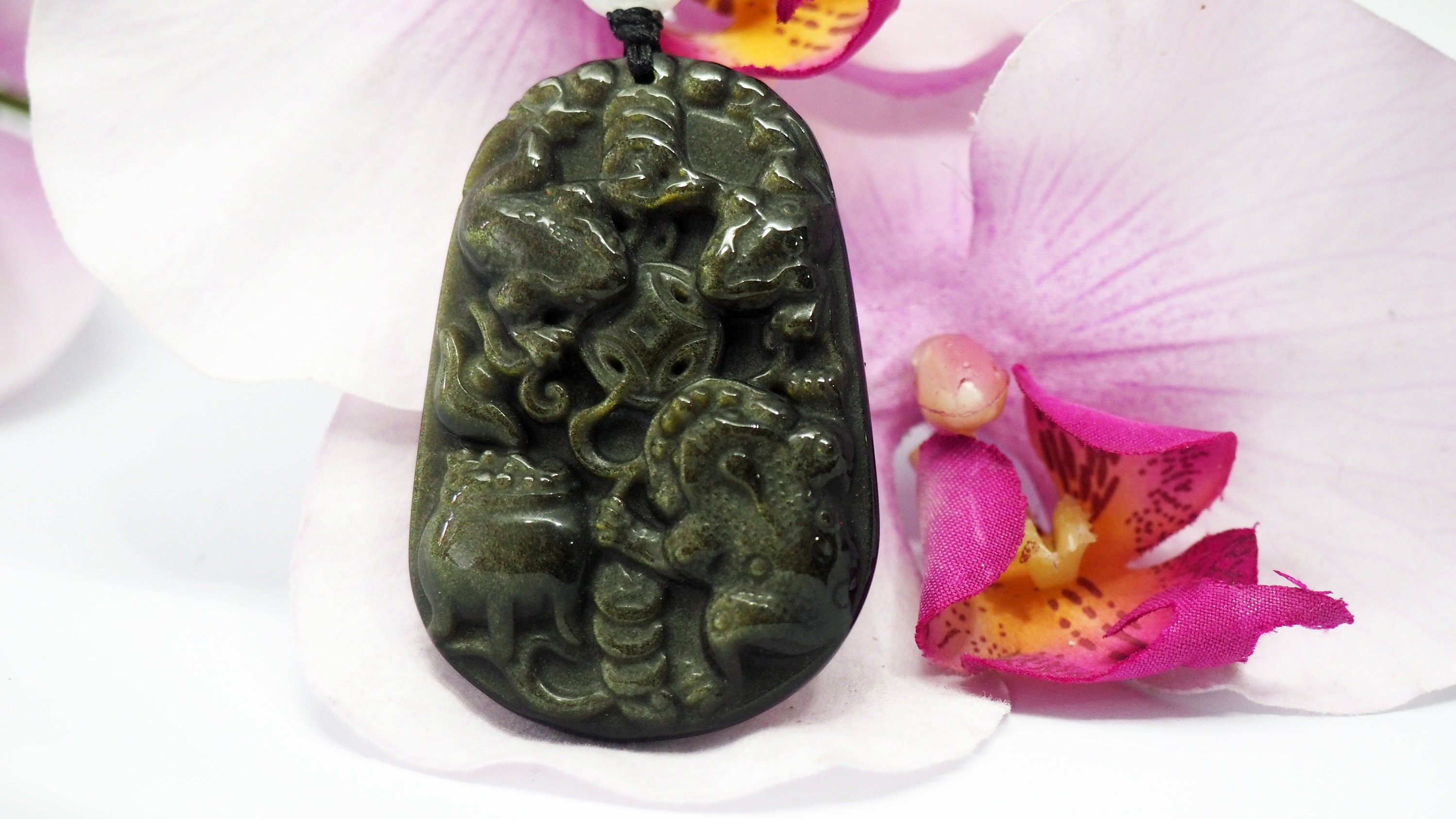 Golden Sheen Obsidian Money Toad 金蝉献宝  Good Luck Charm Necklace