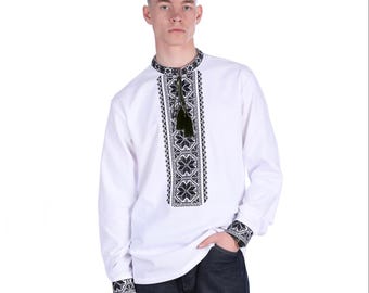 Chemise en coton blanc avec broderie noire, Vyshyvanka pour homme, chemise brodée ukrainienne pour homme, chemise folklorique, sorochka ethnique, chemise moderne