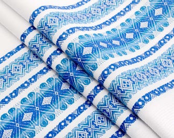 Ukrainische Rushnyk mit blauer Verzierung, gestickter Rushnyk, Hochzeits-Rushnyk, traditionelles Rushnyk, Baumwolltuch, gewebtes Rushnyk, handgemachtes Handtuch