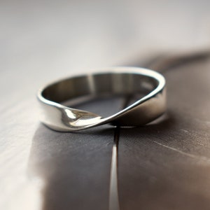 4mm Wide Mobius Ring in Recycled Sterling Silver - Wide Mobius Strip Ring for Men or Women