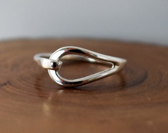 Loop Ring in Recycled Sterling Silver - Loop in Loop Ring - Sculptural Silver Ring Band - Modern - Slim - Gift
