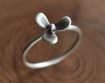 Flower Petal Ring in Recycled Sterling Silver - Silver Blossom Ring - Stackable Flower Ring - Nature - Floral - Dainty - Gift