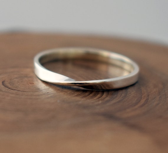 Slim Mobius Ring in Recycled Sterling Silver - Skinny Mobius