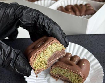 Dubai Pistachio Kunafa Chocolate Bar, Handmade Milk Chocolate