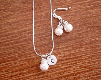 6 Simple Elegant Pearl and Initial Disc Bridesmaid Jewelry Gifts - Necklace and Earrings, Weddings