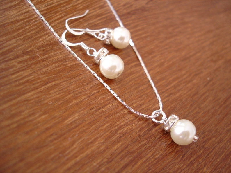 Weddings Simple /& Elegant Pearl Bridesmaid Jewelry Set Necklace and Earrings