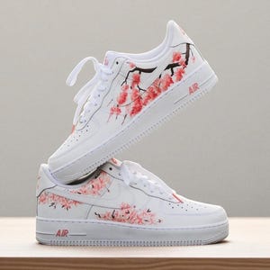 Personalisierte benutzerdefinierte Air Force 1-Schuhe mit Blumenmuster, personalisierte AF1-Schuhe, Blumen-Rosa-Schuhe, benutzerdefinierte handgemalte mit Blumenmuster AF1