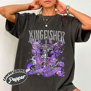 Kingfisher the Devil Is in the Details Cyfrowe pobieranie PNG, Quicksilver PNG, Bookish PNG, Saeris Fane, Callie Hart, Fantasy Romance Tee