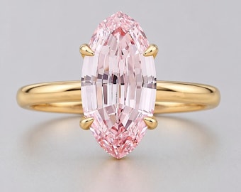Diamante creato in laboratorio, colore rosa vivido fantasia, purezza VVS2, da 4,56 ct, con certificazione IGI e oro giallo 14 carati.