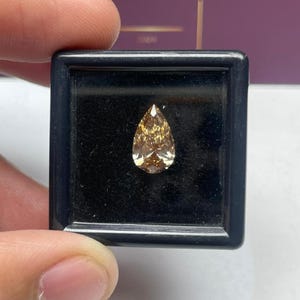 Diamante cultivado em laboratório em formato de pera, 1,00 quilate – Diamante de noivado marrom sofisticado