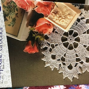 Free shipping - New Coats thread crochet size 10 “keepsake crochet” pattern book