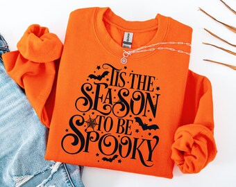Bluza z nadrukiem "Tis The Spooky Season Halloween", śliczna bluza z nadrukiem "Halloween", damska koszulka na Halloween, modna koszulka na Halloween, koszulka z nadrukiem "Spooky Season"
