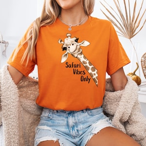 Giraffe Shirt, Animal Lovers Tshirt, Safari Tee, Nature Lover Shirt, Cute Giraffe Shirt, Zoo Animal Shirt, Giraffe Lover, Giraffe Sweatshirt