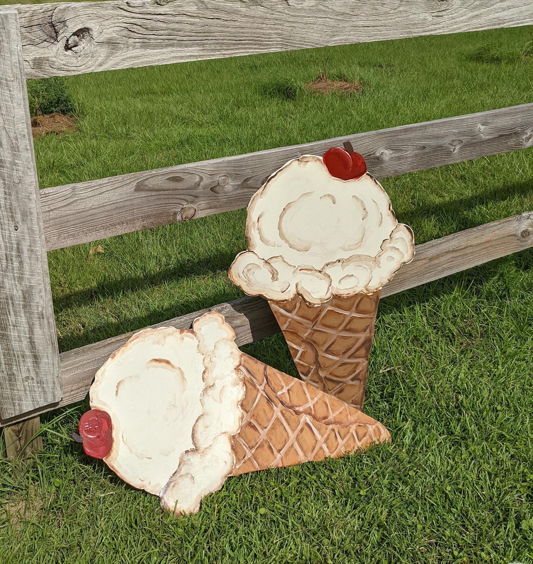 ICECREAM CONES TIGER OPEN SHIRT ＆PANTS Whimsical Tiger in Ice Cream Cone Illustration