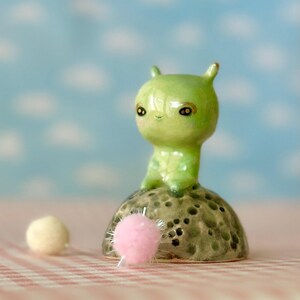 Torta carina con ALIENO su un meteorite // UFO, spazio e alieno, amico da scrivania / Decorazioni per ufficio a tema alieno / Decorazioni per la casa a tema galassia e nebulosa dello spazio