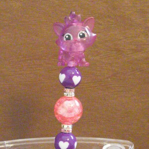 Marie dos Aristogatas (brilho roxo) - Caneta de miçangas novidade de personagem