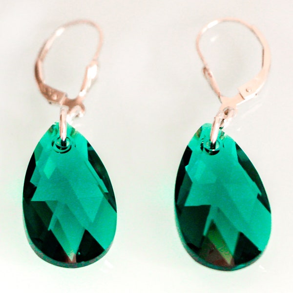 Boucles d'oreilles émeraude, boucles d'oreilles larme émeraude cristal Swarovski, boucles d'oreilles levier en argent sterling, boucles d'oreilles larme verte style moderne