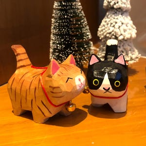 Handmade Wooden Cat Statue, Hand-Carved Wooden Bell Cat Statue, Cute Wooden Carved Cat Ornament, Unique Gift For Cat Lovers, Christmas Gift