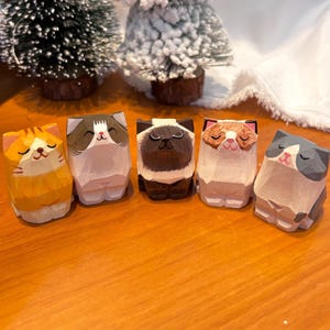 Handmade Wooden Mini Cat Statue, Cute Cat Statue Decoration, Wooden Cat Sculpture, Christmas Gift, Desktop Decoration, Gift For Cat Lovers
