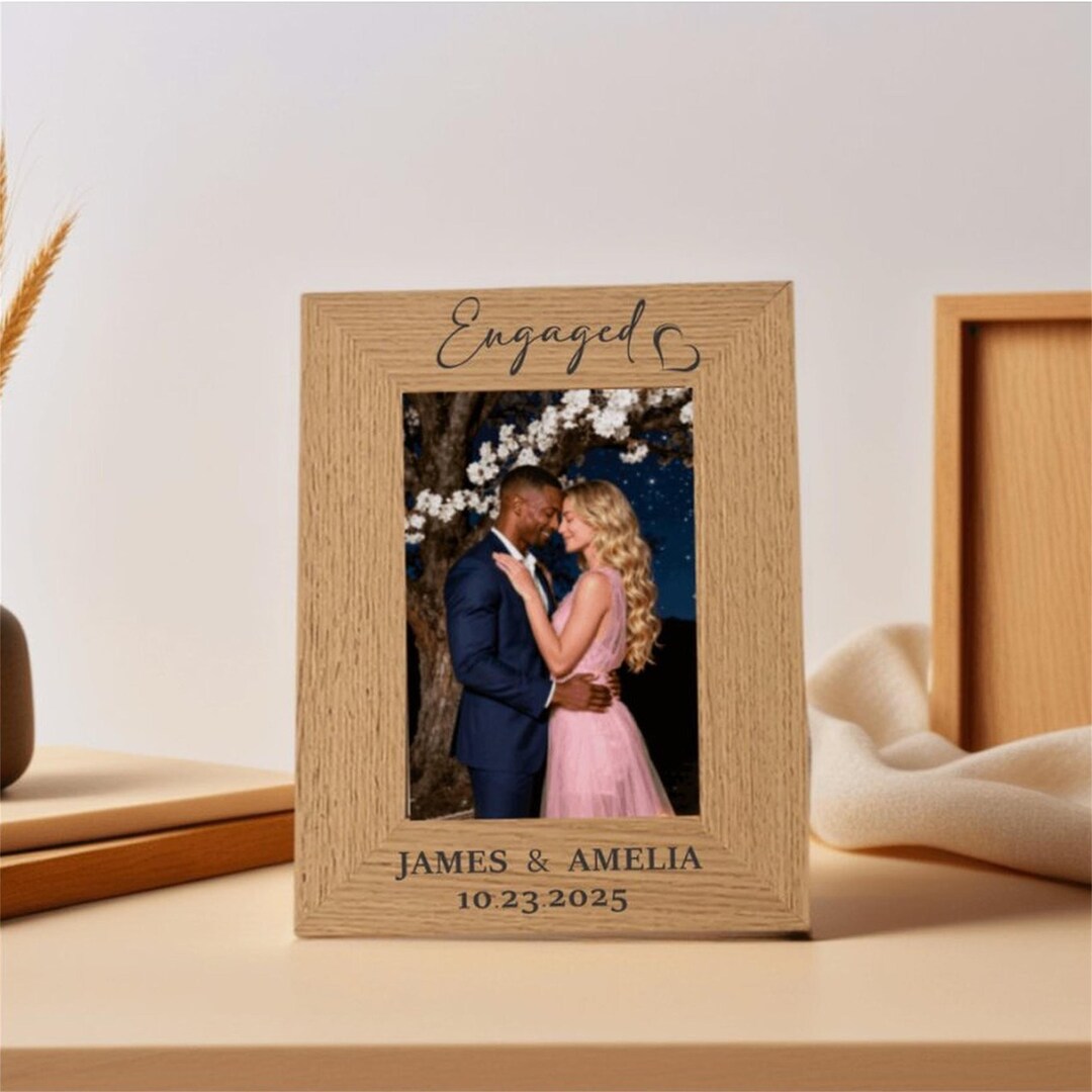 Engagement Gift/engaged Photo Frame/personalised Engaged Couple Gift ...