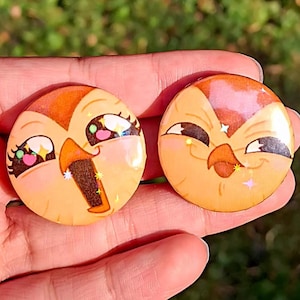 Holographic Hooty Button || 1.25&#39; The Owl House Button || The Owl House Pin || The Owl House Gift || Funny Happy Owl Button