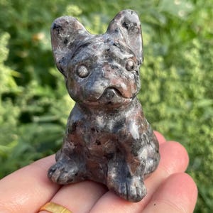 2.2&#39;&#39;+ Natural Yooperlite quartz Bulldog,quartz crystal Bulldog,hand carved,Crystal Fighting dog,Dog Skull,Home Decoration Crystal Gifts 1pc